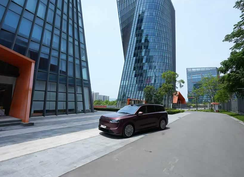 How about Huawei electric car for families with children?-Picture7
