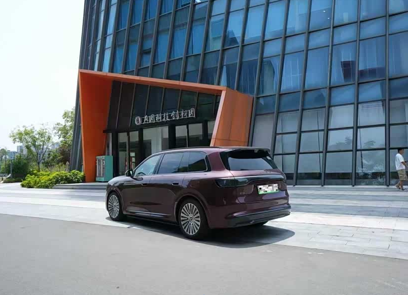 How about Huawei electric car for families with children?-Picture9
