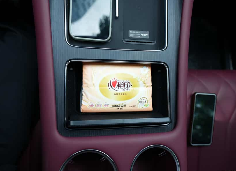 How about Huawei electric car for families with children?-Picture10