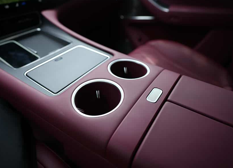 How about Huawei electric car for families with children?-Picture10