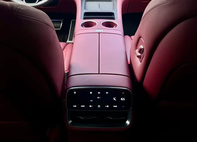 How about Huawei electric car for families with children?-Picture11